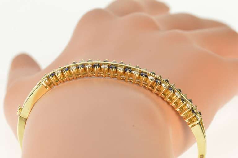 14K Yellow Gold 1.76 Ctw Diamond Sapphire Inset Oval Bangle Bracelet