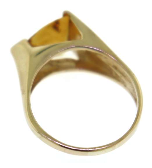 Pretty Yellow Gold Citrine Trillion Ring