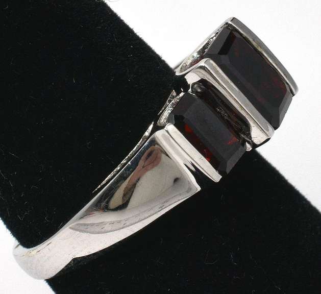 Sterling Silver Garnet Ring