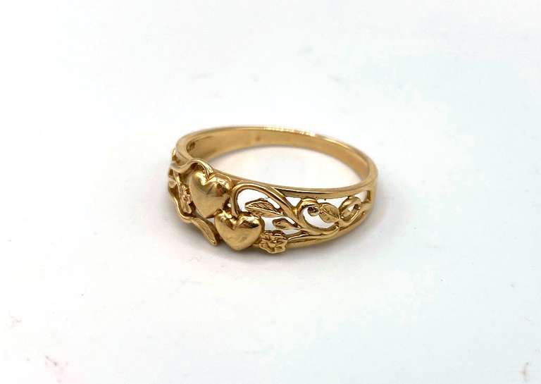 Stylish 14kt Hearts Band