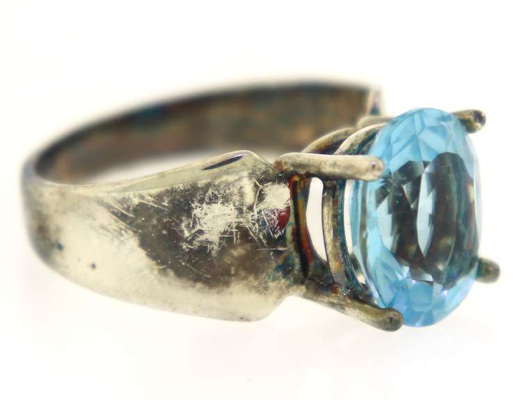 Vintage Sterling Silver Blue Topaz Ring