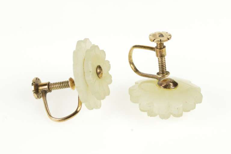 10K Yellow Gold Carved Quartz Daisy Flower Screw Back Earrings