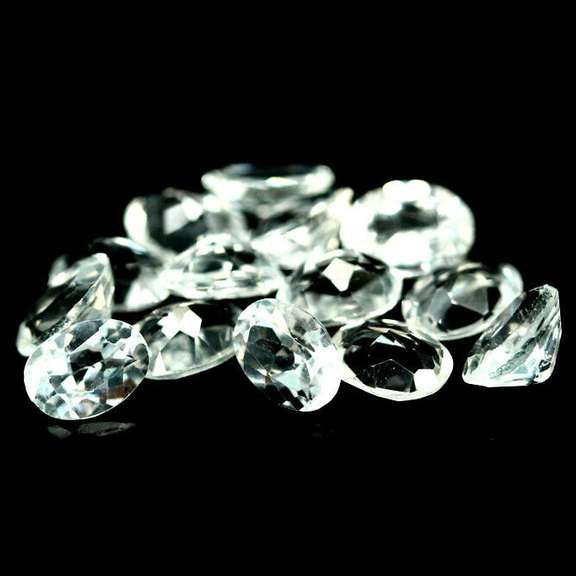 Glittering 14.04ct UNHEATED diamond white Topaz set