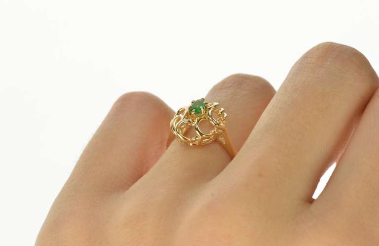 14K Yellow Gold Natural Emerald Solitaire Wavy Swirl Cocktail Ring