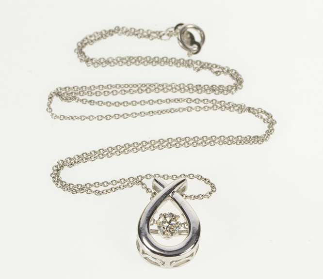 14K White Gold 0.28 Ct Dazzling Diamond Solitaire Chain Necklace