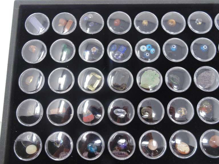 Loose Colored Stones in Tray
