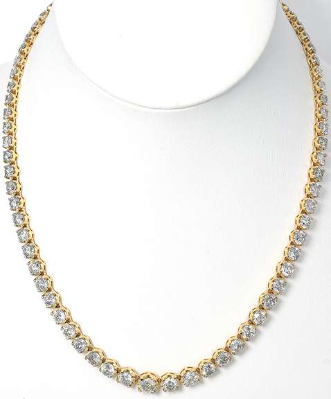 Diamond Necklace in 14K Yellow Gold