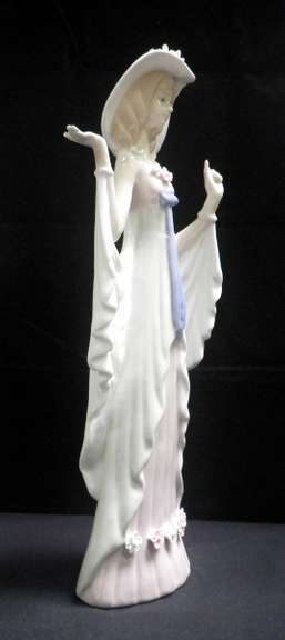 OOH LA LA Sister 14inc Porcelain Figurine