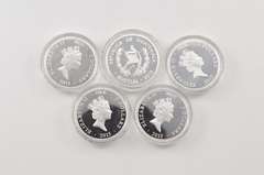 (4) 2015 Niue $2 (1) 2015 Guatemala 1 Quetzal Silver 5 Coin Set Box
