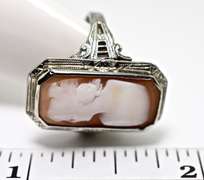 Perfectly Charming 18K Antique Cameo Ring
