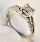 Cute Little WG Diamond Ring