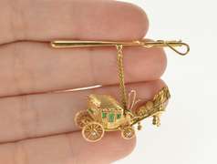 18K Yellow Gold Victorian Emerald Horse Drawn Carriage Bar Pin/Brooch