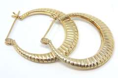 Beautiful Yellow Gold Ribbed Earrings