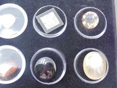 Loose Colored Stones in Tray