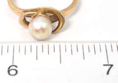 Vintage Pearl Ring in Yellow Gold
