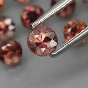 Elegant 8.27ct diamond luster violet pink Zircon set