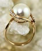 Exceptional 18K South Sea Pearl and Diamond Ring