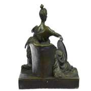 Opulent of Royal Woman Bronze Statue