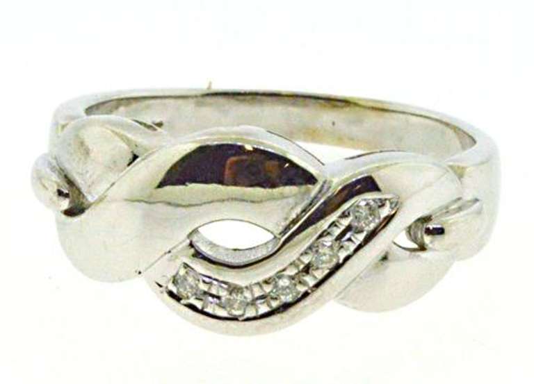 Fantastic 14kt White Gold Twisted Diamond Ring
