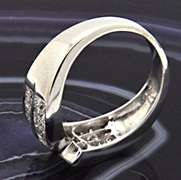 14K WHITE GOLD 1.50 CARAT DIAMOND RING.