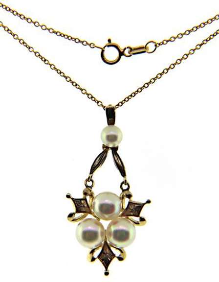 Vintage Yellow Gold Pearl Necklace