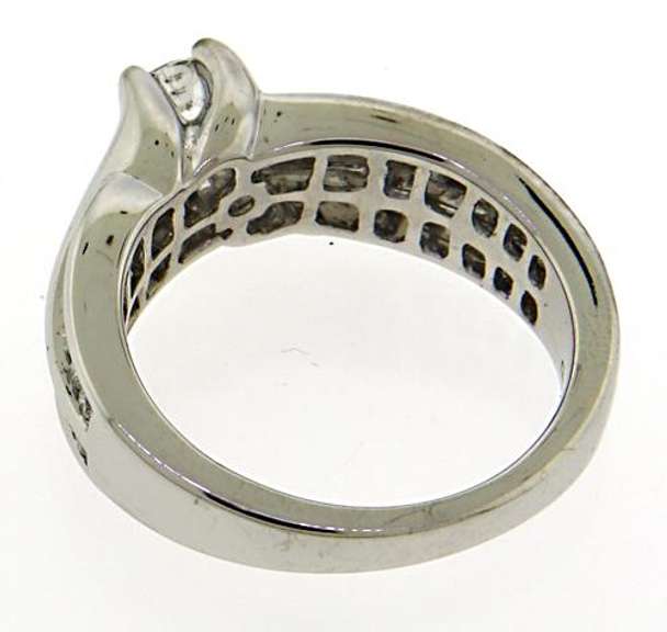 Charming 14kt White Gold Diamond Engagement Ring