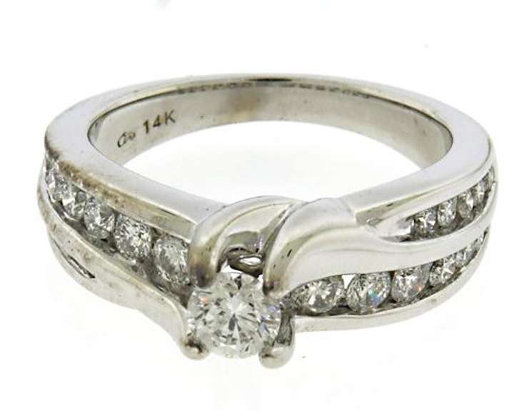 Charming 14kt White Gold Diamond Engagement Ring