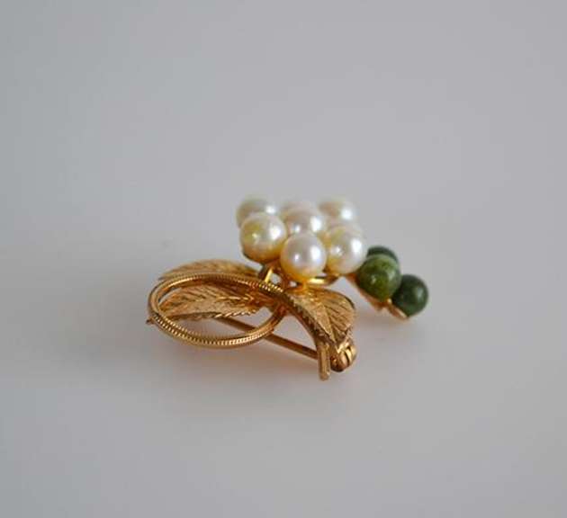 Signed 14KGF Grapes Pin Brooch with Jade Gemstones