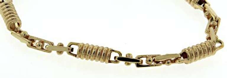 Stylish Yellow Gold Barrel Link Bracelet