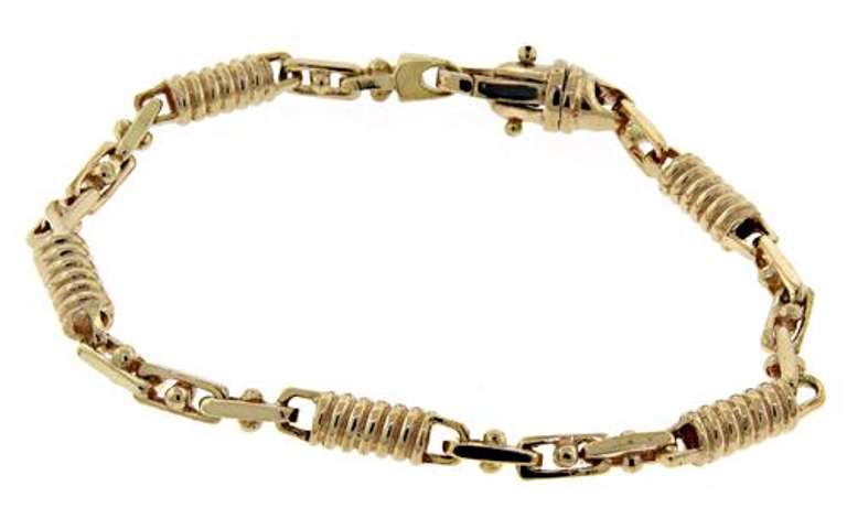 Stylish Yellow Gold Barrel Link Bracelet