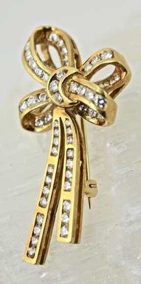 Stunning High End 18K Diamond Bow Brooch