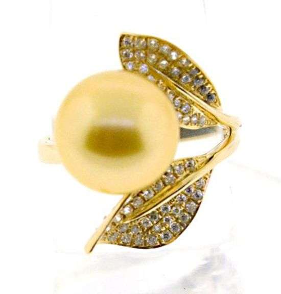 Shinning 18kt Golden South Pearl & Diamond Ring
