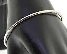 Sleek Ippolita Silver Hammered Bangle