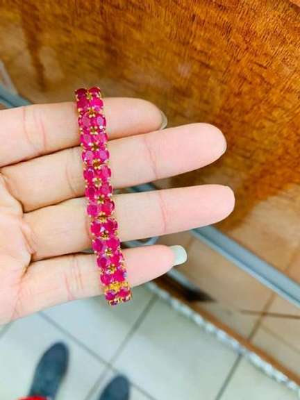 Stunning 31.00 Carat Ruby Bracelet in 14kt Gold