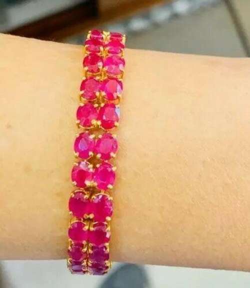 Stunning 31.00 Carat Ruby Bracelet in 14kt Gold
