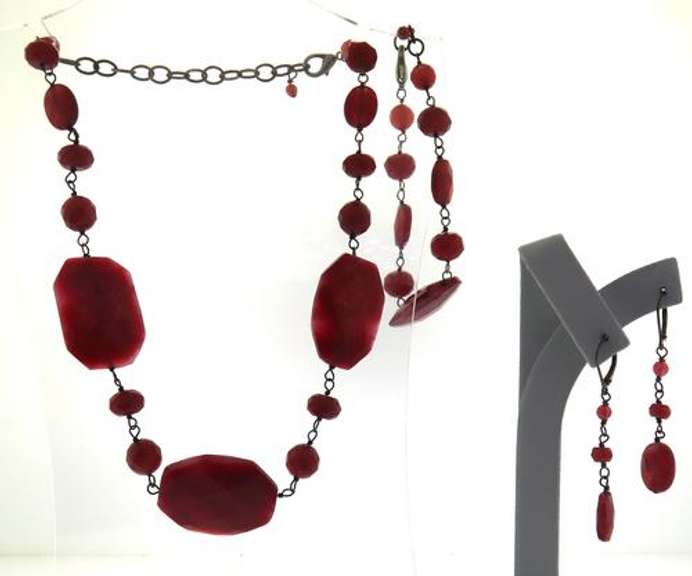 Set of Red Stone Necklace. Bracelet and Earrings