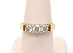 LADIES 14 KT GOLD DIAMOND BAND