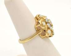 LADIES 14 KT YELLOW GOLD OPAL RING