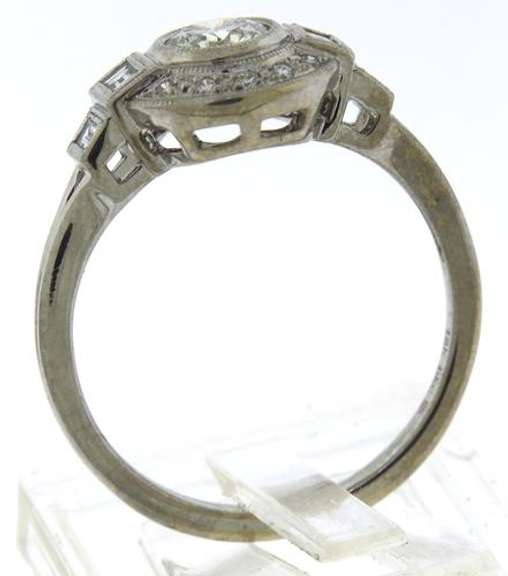 Glowing 18kt Vintage Diamond Engagement Ring