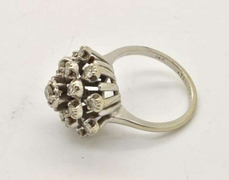 LADIES 14 KT VINTAGE WHITE GOLD DIAMOND PYRAMID RING