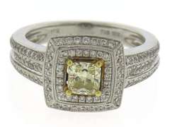 Fantastic 18kt Princess Cut Diamond Engagement Ring