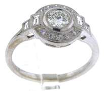 Glowing 18kt Vintage Diamond Engagement Ring