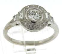 Glowing 18kt Vintage Diamond Engagement Ring