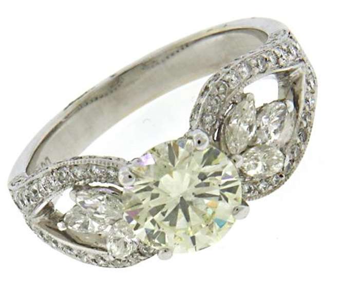 Majestic RBC Diamond Engagement Ringin 18kt