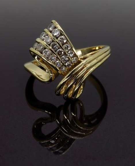 18K Asymmetrical Diamond Right Hand Ring