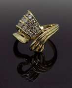 18K Asymmetrical Diamond Right Hand Ring