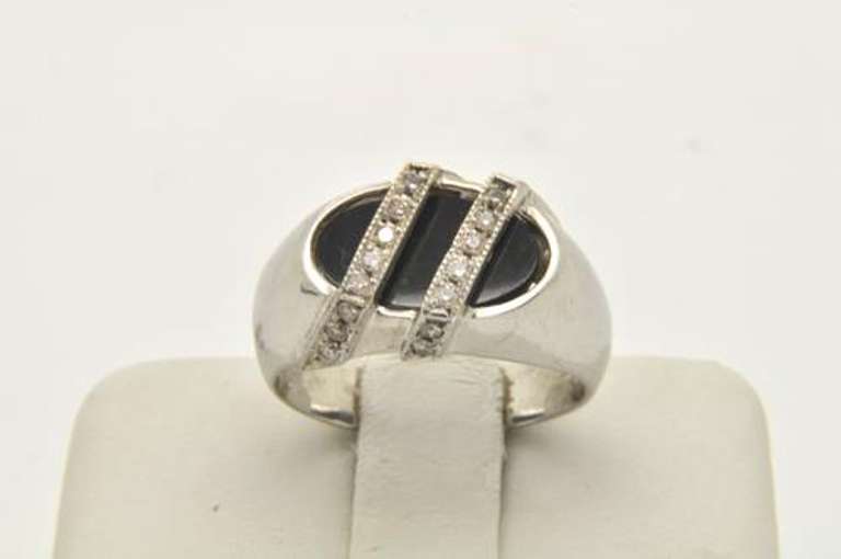 MENS 14 KT WHITE GOLD ONYX AND DIAMOND RING