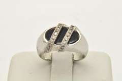 MENS 14 KT WHITE GOLD ONYX AND DIAMOND RING