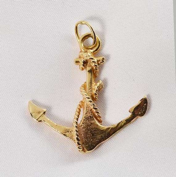Audacious Fouled Anchor Pendant in 10K