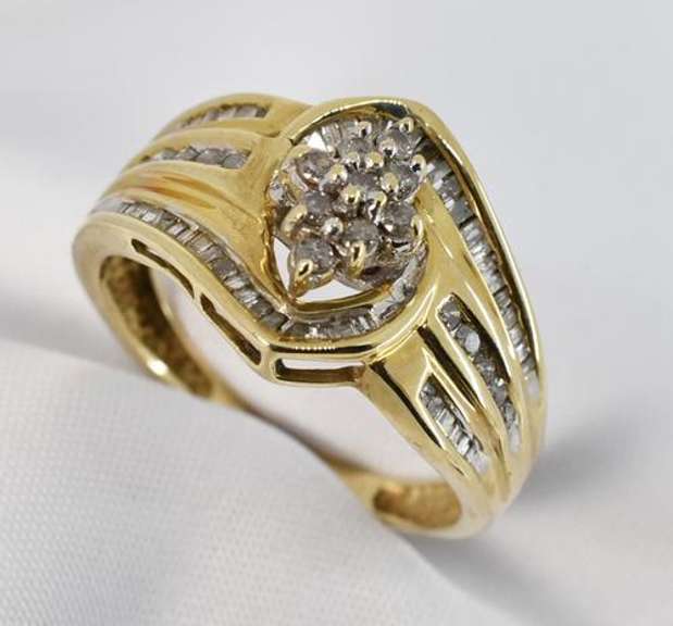 Pretty Multi-Diamond Ring in 10K